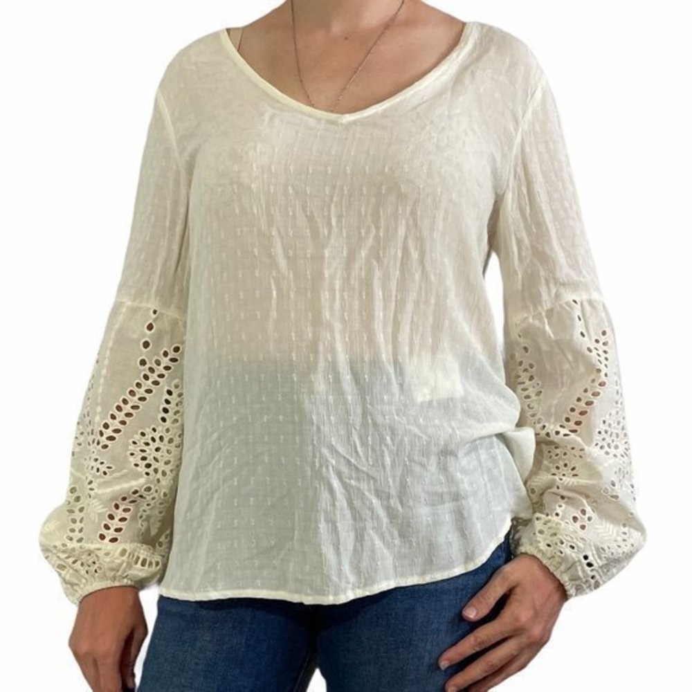 MAURICES Ivory Eyelet Long Sleeve Blouse Small